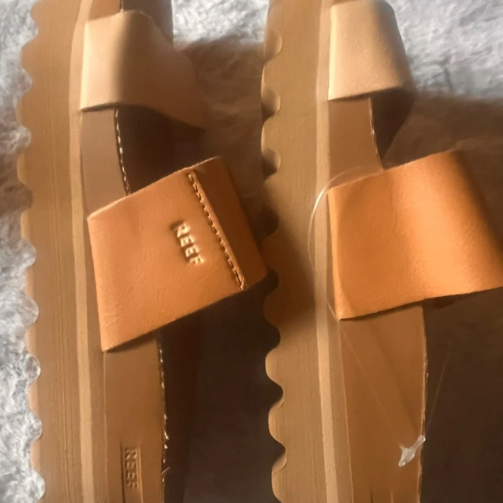 Reef Two-Tone Vista Hi Platform Sandals NWOT - Picture 3 of 13